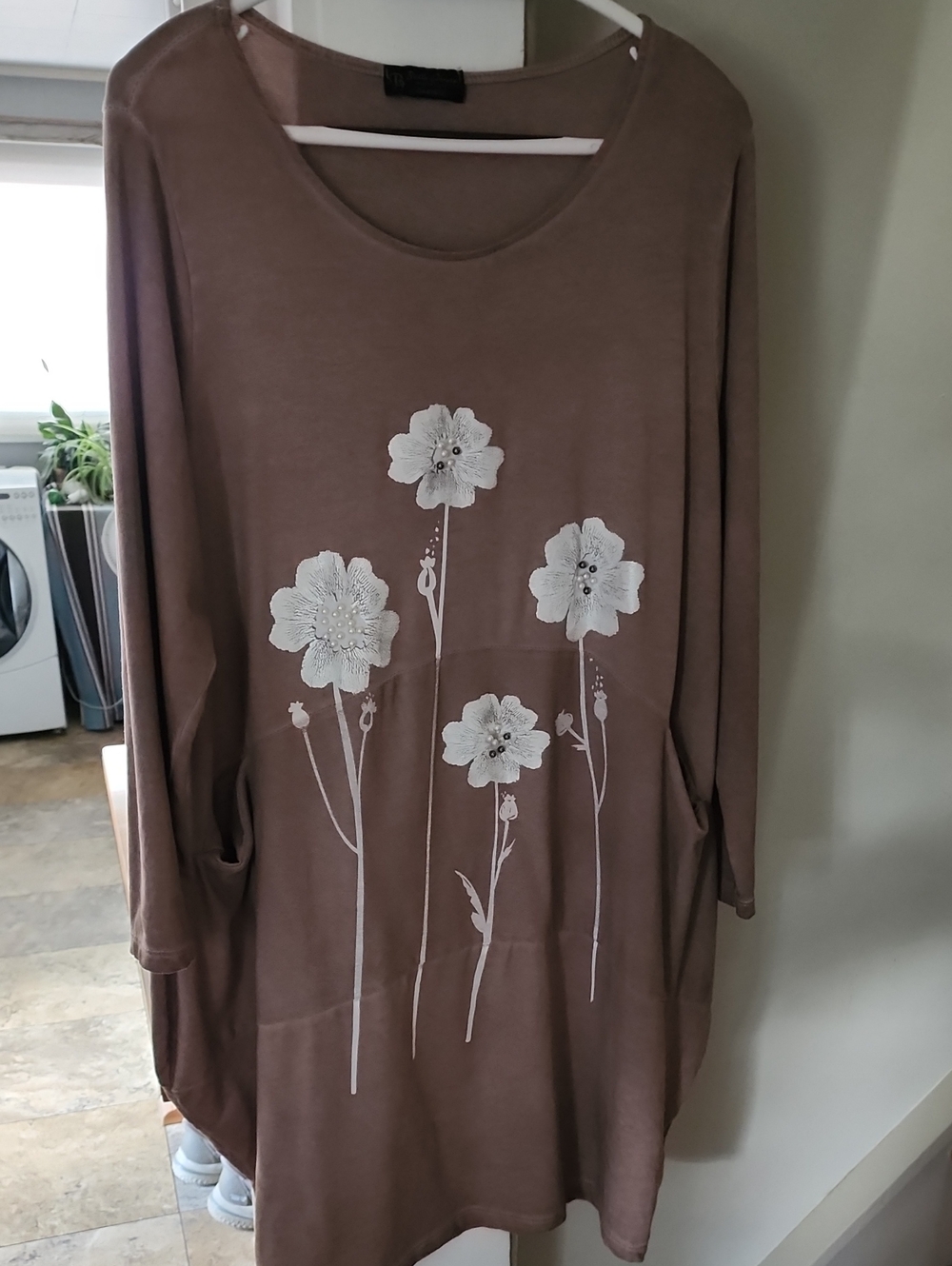 Bella Amore Taupe Floral Pocket Tunic Top with White Appliqué